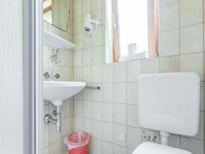 Fotografie z fotogalerie ubytování Holiday home with balcony v destinaci Bruck an der Großglocknerstraße