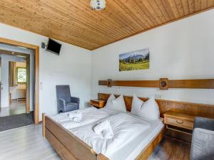 Fotografie z fotogalerie ubytování Holiday home with balcony v destinaci Bruck an der Großglocknerstraße