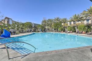 Gallery image of Modern Irvine Condo with Pool - 7 Mi to Beach! in Irvine
