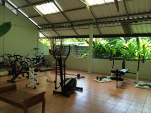 
The fitness center and/or fitness facilities at Sunset Cove Resort

