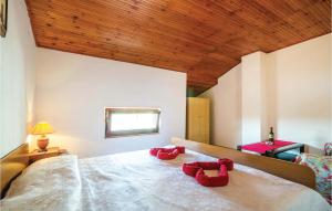 Posteľ alebo postele v izbe v ubytovaní Amazing Apartment In Cesarica With Wifi