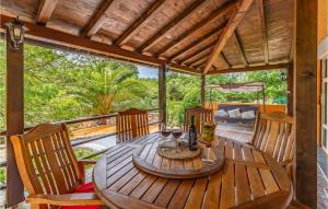 Balkón alebo terasa v ubytovaní Three-Bedroom Holiday Home In Valtura