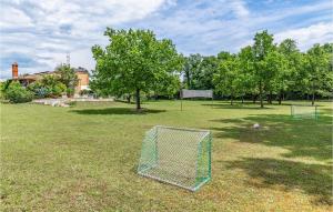 Vonkajšia záhrada v ubytovaní Three-Bedroom Holiday Home In Valtura