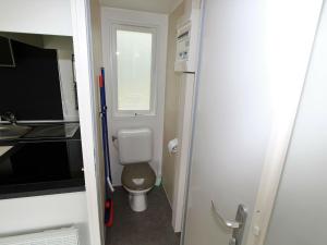 Ein Badezimmer in der Unterkunft Mobile Home in Sachsenburg by River Drau