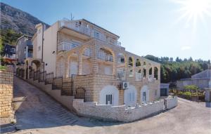 Budova, kde se apartmán nachází