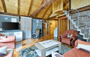 Posezení v ubytování Stunning Home In Krizanec With Sauna