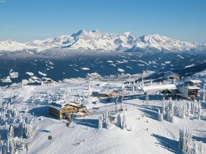 Ein allgemeiner Bergblick oder ein Berglick von der Ferienwohnung aus