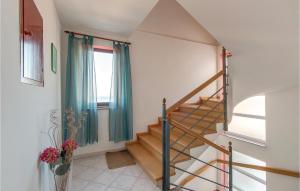 Fotografie z fotogalerie ubytování Gorgeous Apartment In Mali Losinj v destinaci Mali Lošinj