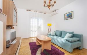 Posedenie v ubytovaní 2 Bedroom Stunning Home In Omisalj
