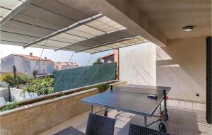 Balkon lub taras w obiekcie Beautiful Home In Pula With Sauna