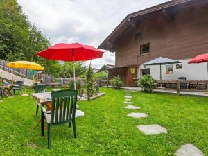Jardín al aire libre en Apartment in Saalbach Hinterglemm near Ski Area