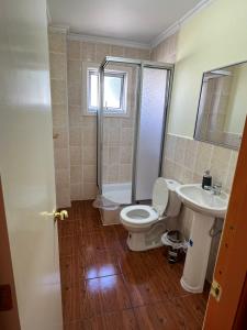 Koupelna v ubytování Hostal Piedra Santa