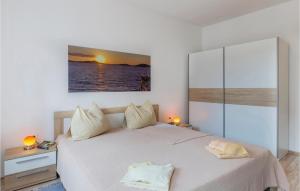 Postel nebo postele na pokoji v ubytování 2 Bedroom Gorgeous Apartment In Pazin