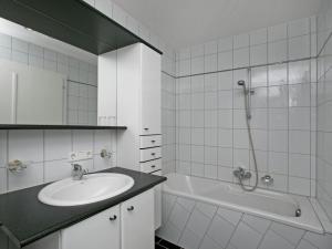 Kúpeľňa v ubytovaní Apartment in Längenfeld near Ski Slopes