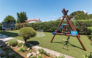 Herní místnost nebo prostor pro děti v ubytování Awesome Home In Pula With Outdoor Swimming Pool