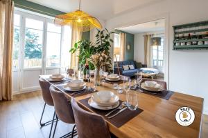 Restaurant ou autre lieu de restauration dans l'établissement Balcon des Pyrénées