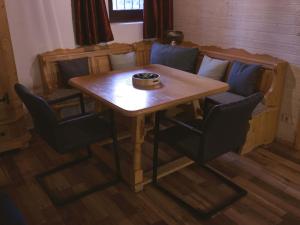Ruang duduk di Apartment in Tauplitz near Ski Lift