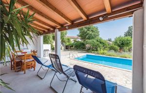 Basen w obiekcie Holiday Home Damijanici Vi lub w pobliżu
