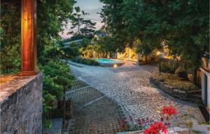 Basen w obiekcie Holiday Home Damijanici Vi lub w pobliżu