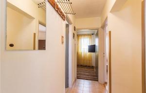 Fotografie z fotogalerie ubytování Two-Bedroom Apartment In Banjole v destinaci Banjole