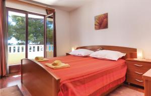 Легло или легла в стая в Amazing Apartment In Jesenice With Wifi