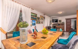 Fotografia z galérie ubytovania Beautiful Home In Veli Losinj With 4 Bedrooms And Wifi vo Veli Lošinj