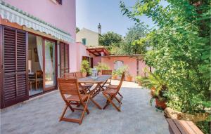 Fotografia z galérie ubytovania Beautiful Home In Veli Losinj With 4 Bedrooms And Wifi vo Veli Lošinj + 32 fotografií