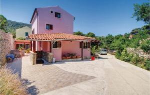 Fotografia z galérie ubytovania Beautiful Home In Veli Losinj With 4 Bedrooms And Wifi vo Veli Lošinj