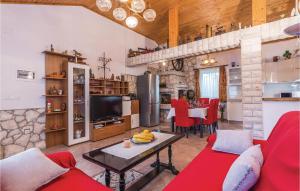 Istumisnurk majutusasutuses 2 Bedroom Stunning Home In Privlaka