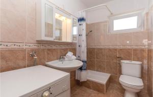 Koupelna v ubytování 5 Bedroom Cozy Home In Biograd Na Moru