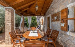 Gallery image of Awesome Home In Malinska With Wifi in Malinska
