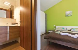 Postel nebo postele na pokoji v ubytování Pet Friendly Home In Sveti Kirin