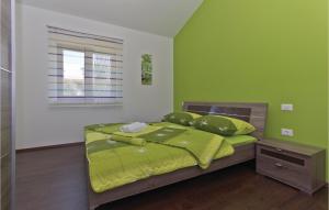 Postel nebo postele na pokoji v ubytování Pet Friendly Home In Sveti Kirin