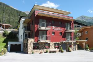 Photo de la galerie de l'établissement Hotel Garni Dorfblick, à Sankt Anton am Arlberg