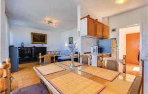 Kuchyň nebo kuchyňský kout v ubytování Nice Apartment In Crikvenica