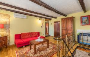 Posedenie v ubytovaní 3 Bedroom Nice Home In Plovanija