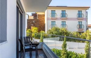 Balkon lub taras w obiekcie 2 Bedroom Awesome Apartment In Zidarici