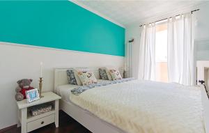 Posteľ alebo postele v izbe v ubytovaní 7 Bedroom Nice Home In Liznjan