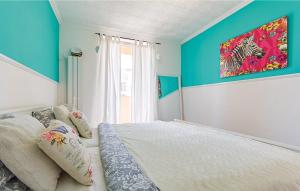 Posteľ alebo postele v izbe v ubytovaní 7 Bedroom Nice Home In Liznjan
