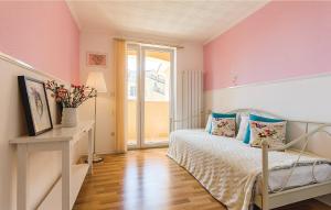 Posteľ alebo postele v izbe v ubytovaní 7 Bedroom Nice Home In Liznjan