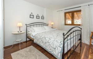 Posteľ alebo postele v izbe v ubytovaní 4 Bedroom Nice Home In Vodice