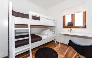 Posteľ alebo postele v izbe v ubytovaní 4 Bedroom Nice Home In Vodice