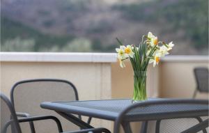 Balkón alebo terasa v ubytovaní Two-Bedroom Holiday Home