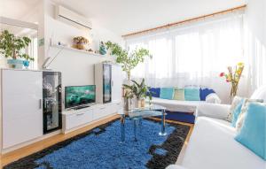 Afbeelding uit fotogalerij van Stunning Apartment In Omis With Wifi in Zakučac