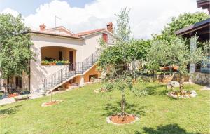 Zahrada ubytování Two-Bedroom Apartment In Radmani
