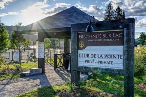Zahrada ubytování Deluxe Suite-sur-Lac Superieur - Tremblant Versant Nord