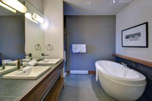 Koupelna v ubytování Deluxe Suite-sur-Lac Superieur - Tremblant Versant Nord