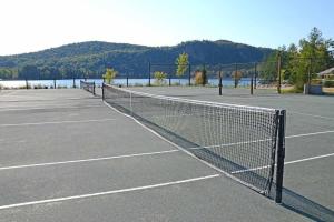Tenis a/nebo squash v ubytování Deluxe Suite-sur-Lac Superieur - Tremblant Versant Nord nebo okolí