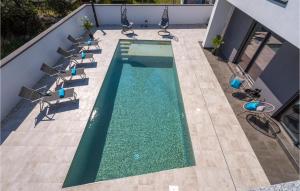 Hồ bơi trong/gần Gorgeous Home In Premantura With Wifi +41 ảnh