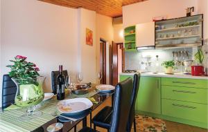 Kuchyň nebo kuchyňský kout v ubytování One-Bedroom Apartment In Pula + 22 fotografií